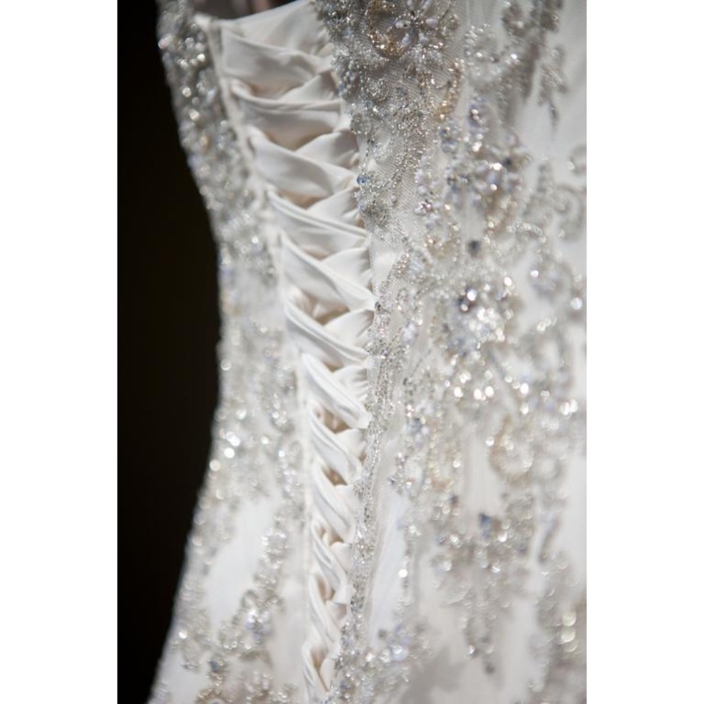 Stunning Ines Di Santo Custom Wedding Gown 🤍